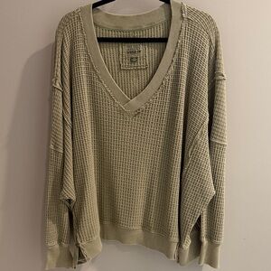 LIKE NEW AMERICAN EAGLE V-NECK WAFFLE